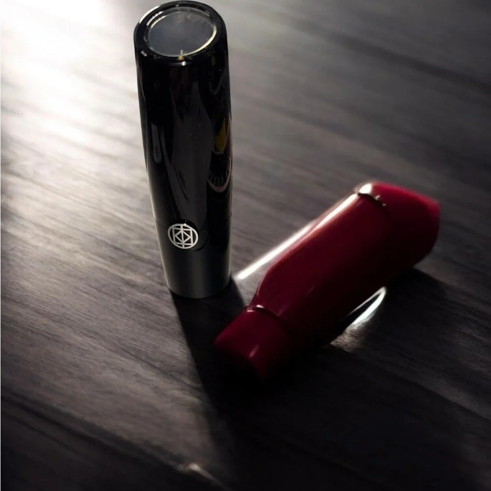 Mary Kay Gel Semi-Shine Lipstick~Red Smolder